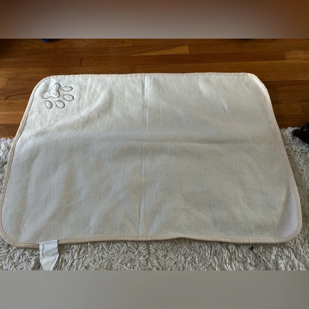 BOGO Cream Pet Mat with Paw Print
